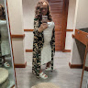 Meet your Posher, Debra